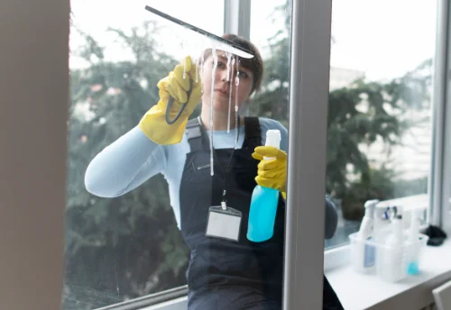 Nettoyage de vitres intérieures et extérieures au Rheu